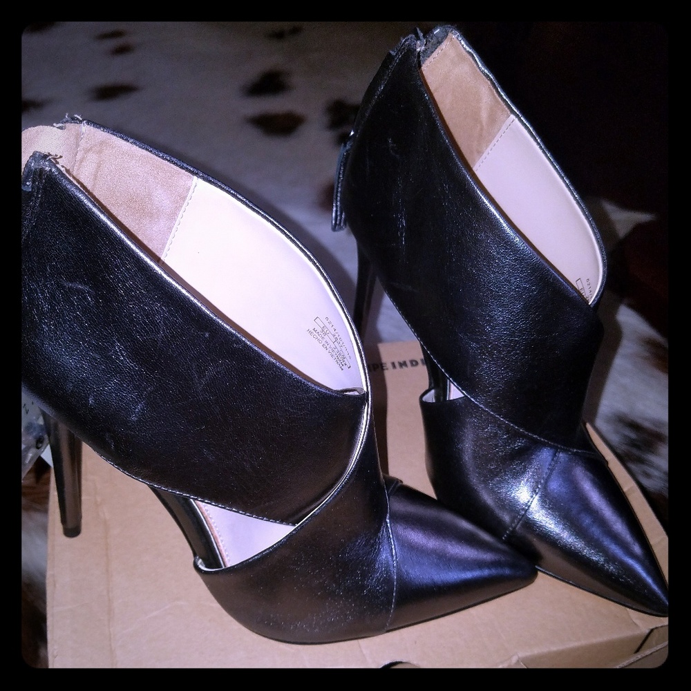 NIB ZARA Pewter heels